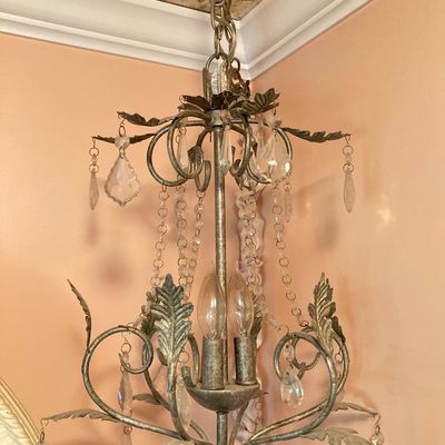 LOT 230: Vintage Hanging Electric Chandelier