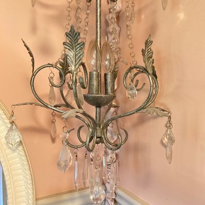 LOT 230: Vintage Hanging Electric Chandelier