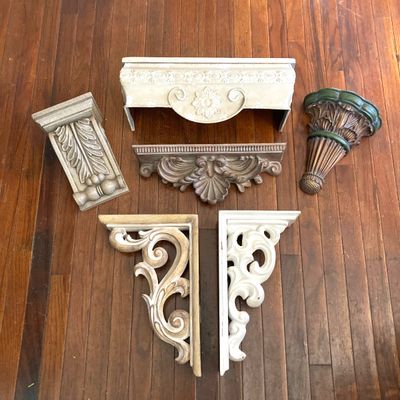 LOT 232: Collection of Assorted Wall Sconces, Brackets and Hanging Shelves (Wood, Metal and Resin)