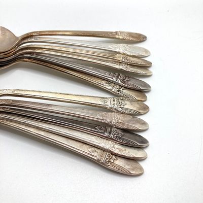 LOT 316: Rogers Bros "First Love" Silver Plated Flatware