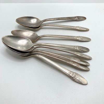 LOT 316: Rogers Bros "First Love" Silver Plated Flatware