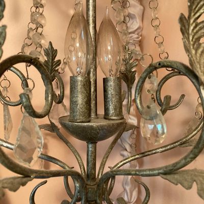 LOT 230: Vintage Hanging Electric Chandelier