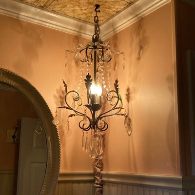 LOT 230: Vintage Hanging Electric Chandelier