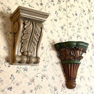 LOT 232: Collection of Assorted Wall Sconces, Brackets and Hanging Shelves (Wood, Metal and Resin)