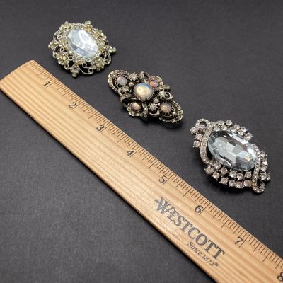 LOT 243: Three Rhinestone / Stone Brooch / Pin Collection - Art and More