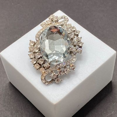 LOT 243: Three Rhinestone / Stone Brooch / Pin Collection - Art and More