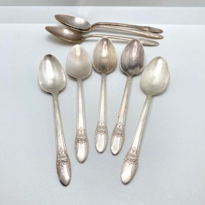 LOT 316: Rogers Bros "First Love" Silver Plated Flatware