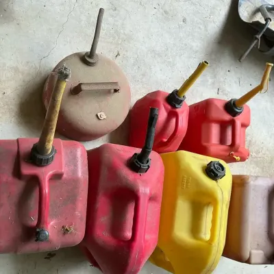 GAS CANS ASSORTMENT 