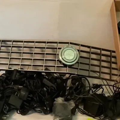 LOT OF BATTERY ASSORTMENT / CHARGERS/ BATTERY CHARGER / 
