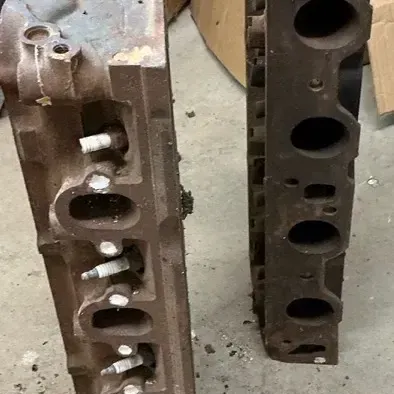 VINTAGE V8 ENGINE CYLINDER HEADS