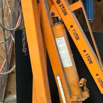 2 TON HYDRAULIC FOLDING ENGINE CRANE 