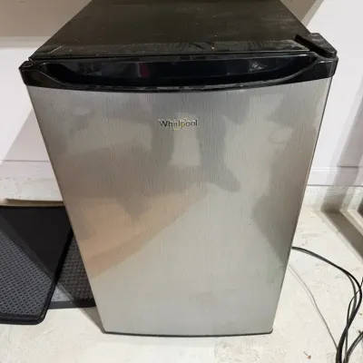 Whirlpool Mini Fridge 