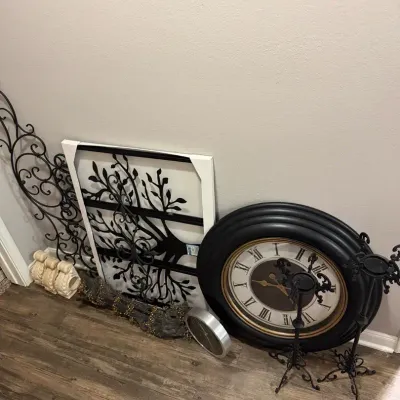 Metal Home Decor And Clocks