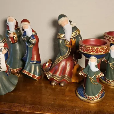 Christmas Tidings Figurines