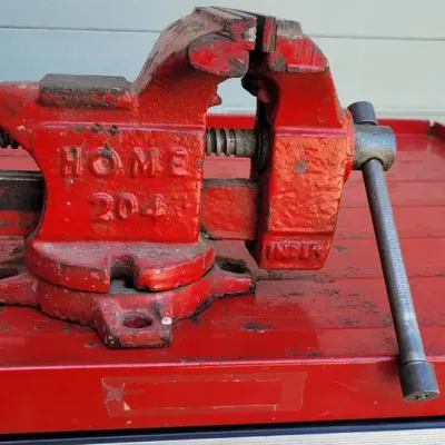 Home No. 204 Swivel Bench Vise
