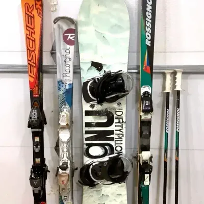 Rossignol/ Fisher RX8 Skies & GNU Snowboard 