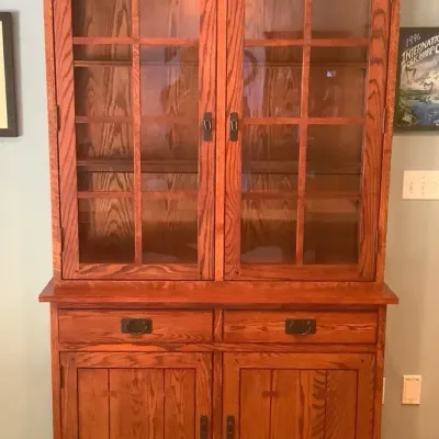 Shin-Lee Buffet/Hutch