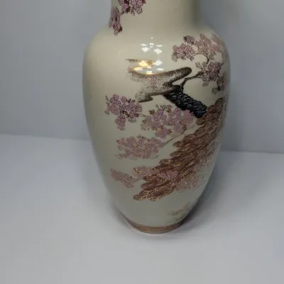 Sale Photo Thumbnail #49: While fine web-like crackling (crazing) is an intentional and expected characteristic of Satsuma glaze,