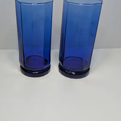 Sale Photo Thumbnail #194: Anchor Hocking Essex Cobalt Blue 16 oz 10-sided tumblers are a popular discontinued vintage glassware line known for their rich, brilliant color and architectural, weighted geometric bases. Because this specific style is no longer in production