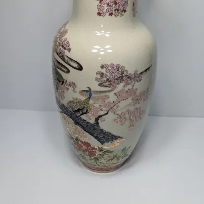 Sale Photo Thumbnail #47: While fine web-like crackling (crazing) is an intentional and expected characteristic of Satsuma glaze,