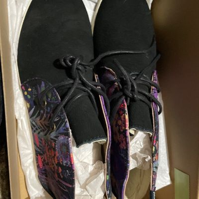Sale Photo Thumbnail #106: Women’s shoes