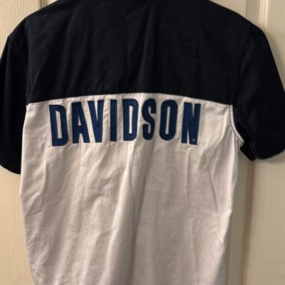 Sale Photo Thumbnail #69: Only worn a couple of time. Men’s size Medium. In great condition. No stains, rips or tears.