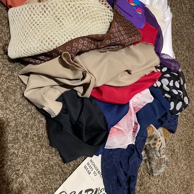 Sale Photo Thumbnail #123: Lot of women’s scarves
