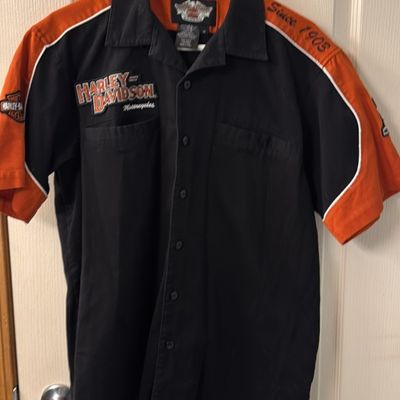 Sale Photo Thumbnail #71: Harley Davidson Prestige Garage Button Down Shirt size men’s medium. In great condition. No rips, tears or stains.