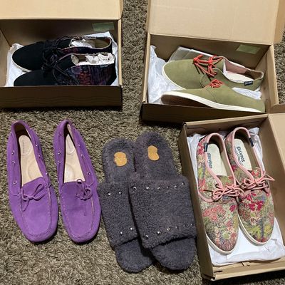 Sale Photo Thumbnail #100: Women’s shoes