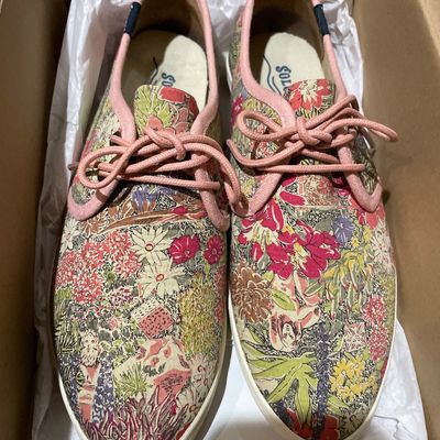 Sale Photo Thumbnail #103: Women’s shoes