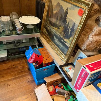Estate sale photo
