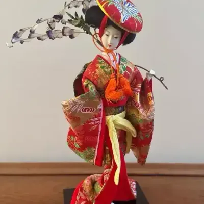 Fuji Musume ('Wisteria Maiden') doll 