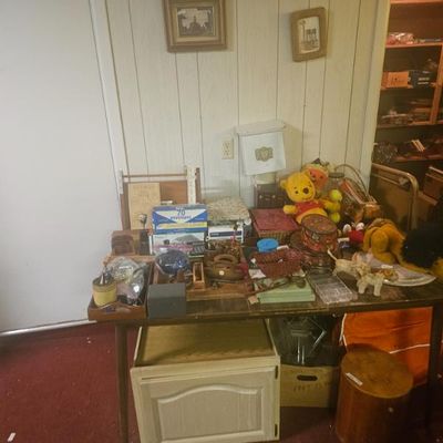Estate sale photo