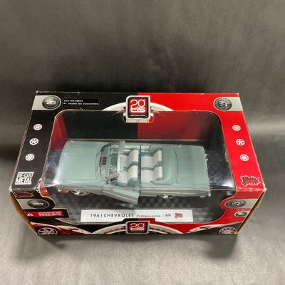 -94- 1:24 SCALE | 1961 Chevrolet Impala SS Convertible