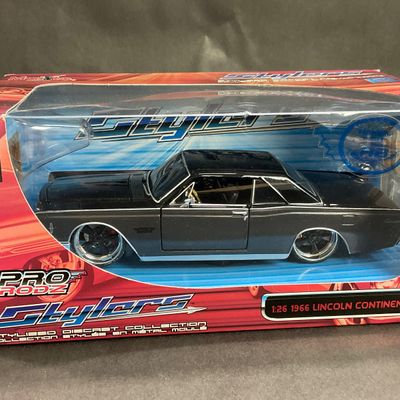 -145- 1:26 SCALE | 1966 Lincoln Continental