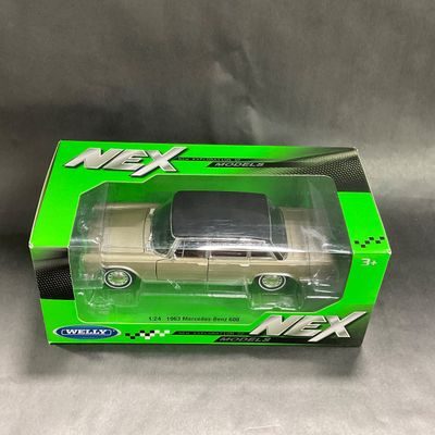 -162- 1:24 SCALE | 1963 Mercedes Benz 600