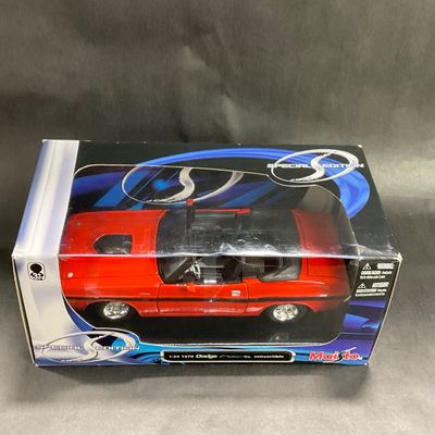 -142- 1:24 SCALE | 1970 Dodge Challenger R/T Convertible