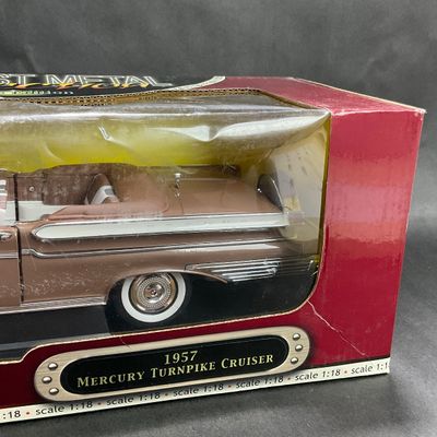 -154- 1:18 SCALE | 1957 Mercury Turnpike Cruiser