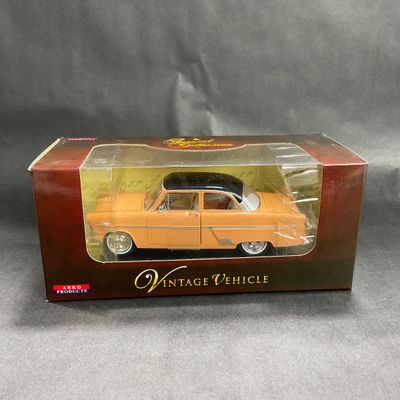 -108- 1:48 SCALE | 1954 Ford Custom Line