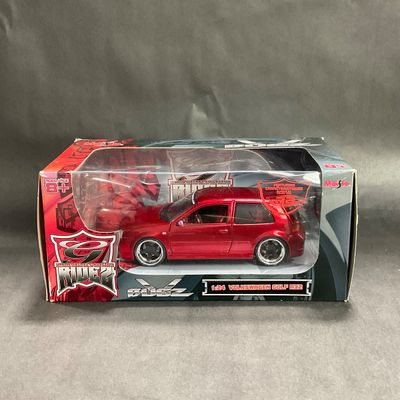 -140- 1:24 SCALE | Volkswagon Golf R32