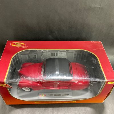 -126- 1:18 SCALE | 1939 Lincoln Zephyr