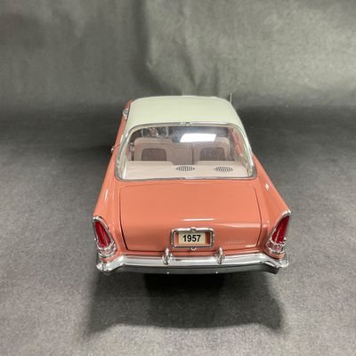 -151- 1:24 SCALE | Limited Edition 1957 Chrysler New Yorker Sports Coupe | Danbury Mint