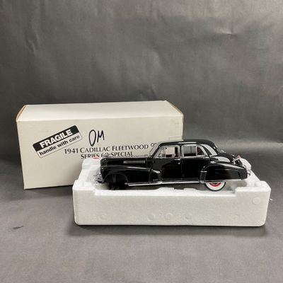-99- 1:24 SCALE | 1941 Cadillac Fleetwood Series 60 Special | Danbury Mint | Damage