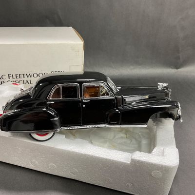 -99- 1:24 SCALE | 1941 Cadillac Fleetwood Series 60 Special | Danbury Mint | Damage