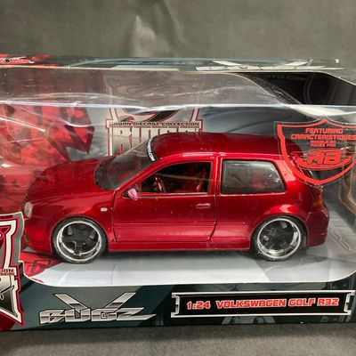 -140- 1:24 SCALE | Volkswagon Golf R32