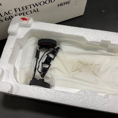 -99- 1:24 SCALE | 1941 Cadillac Fleetwood Series 60 Special | Danbury Mint | Damage
