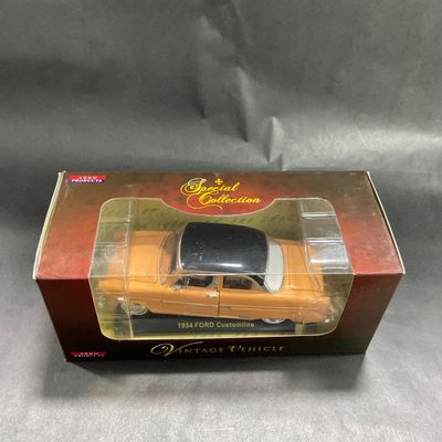 -108- 1:48 SCALE | 1954 Ford Custom Line