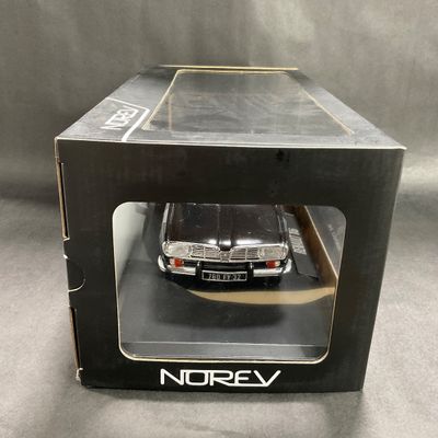 -123- 1:18 SCALE | Renault 16
