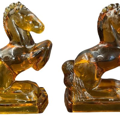 Vintage Set of Mid-20th Century L.E. Smith Amber Glass Rearing Horse Bookends