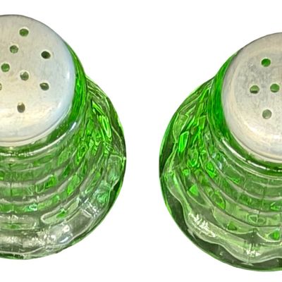 Vintage JEANETTE Uranium Green Depression Glass Salt & Pepper Shaker Set